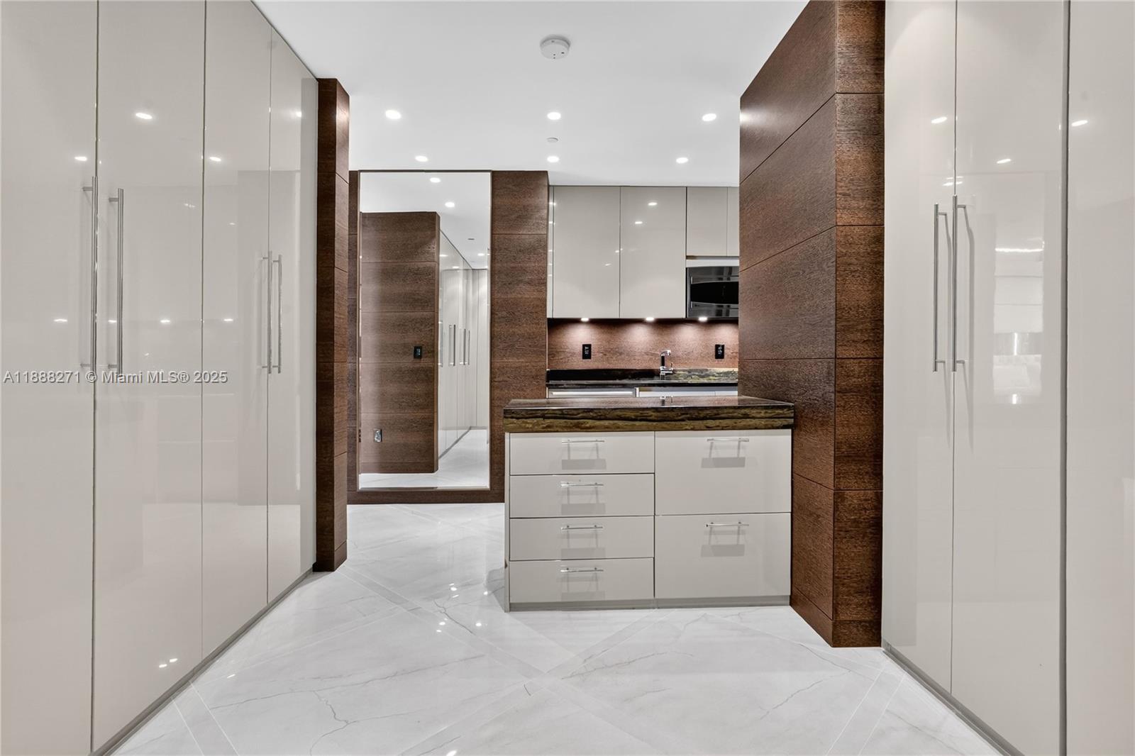 BAL HARBOUR CENTER CONDO - Residential