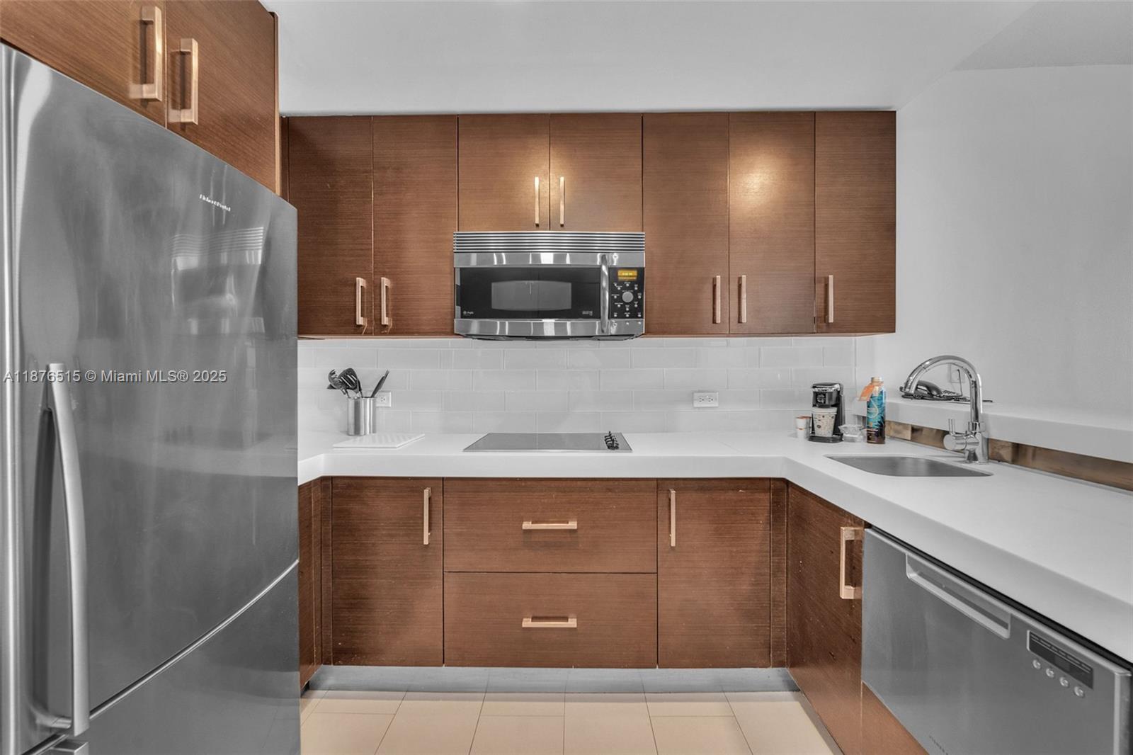 SOLE CONDO - Residential