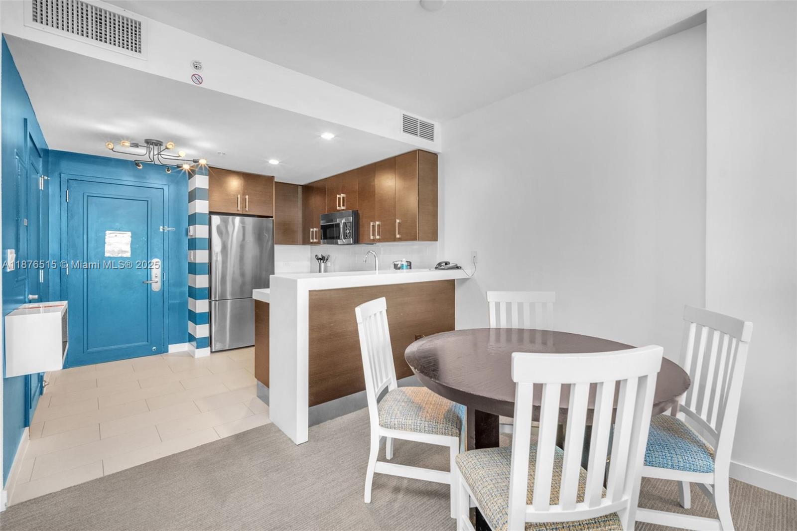 SOLE CONDO - Residential