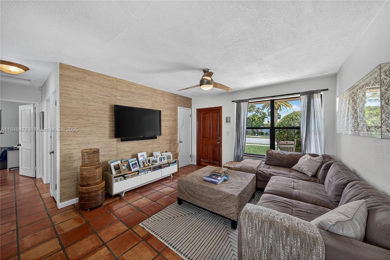 1013 Orange Isle