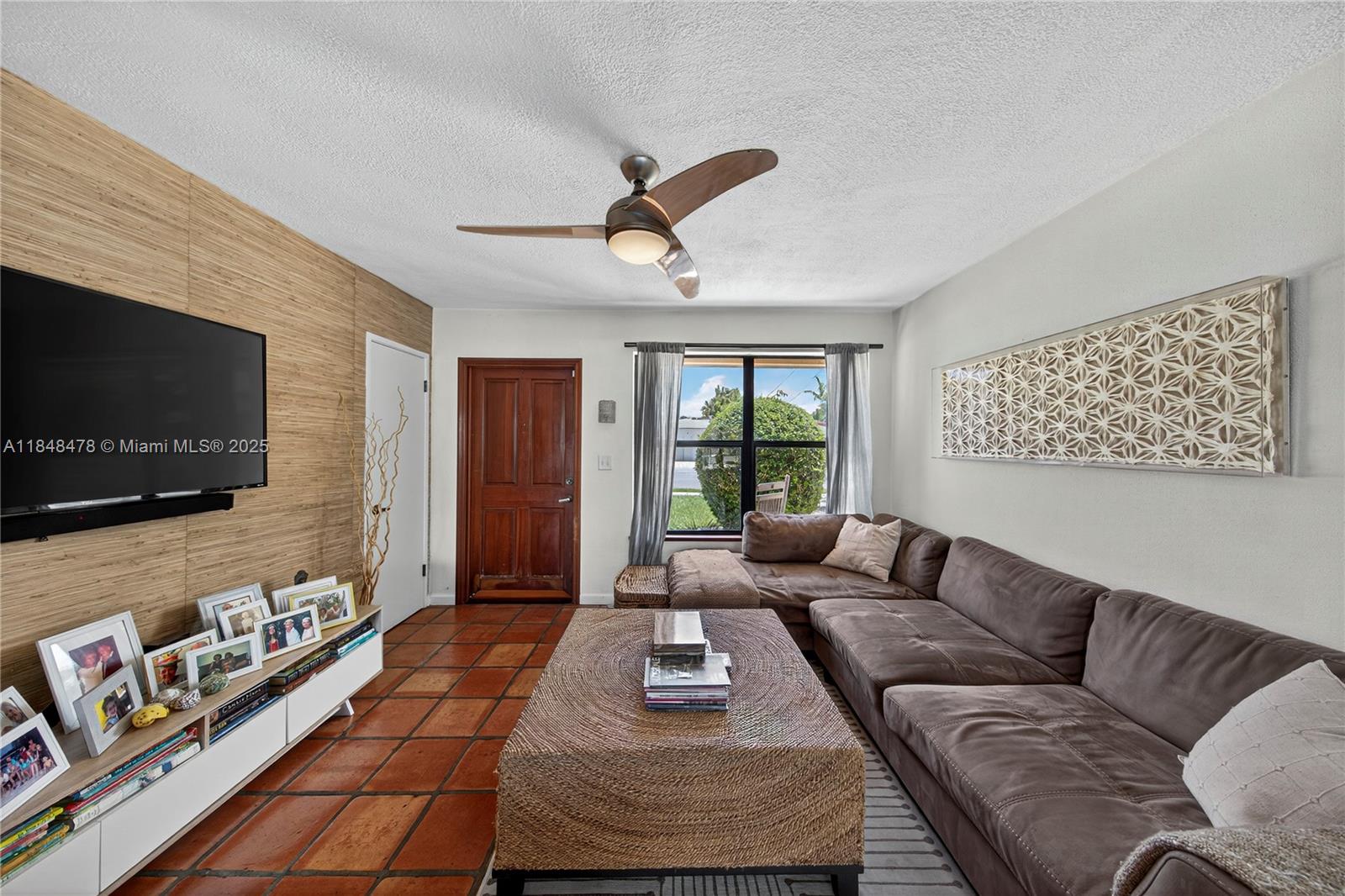 1013 Orange Isle