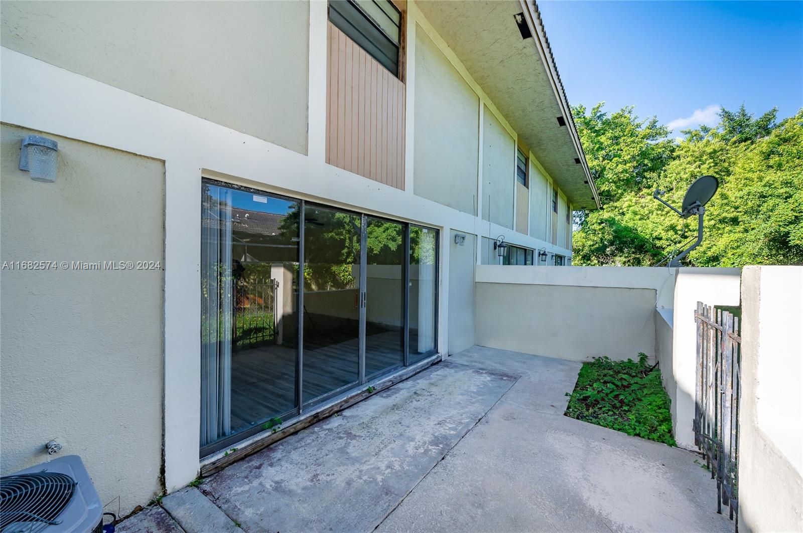 SPRINGWOOD CONDO - Residential