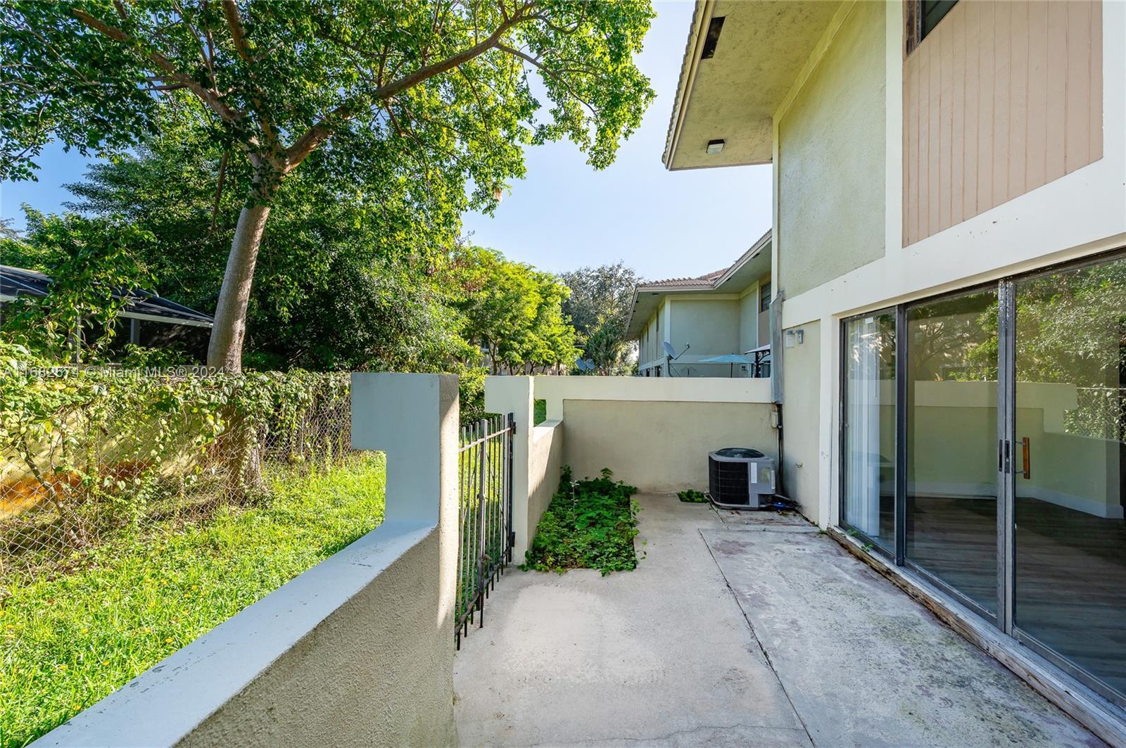 SPRINGWOOD CONDO - Residential