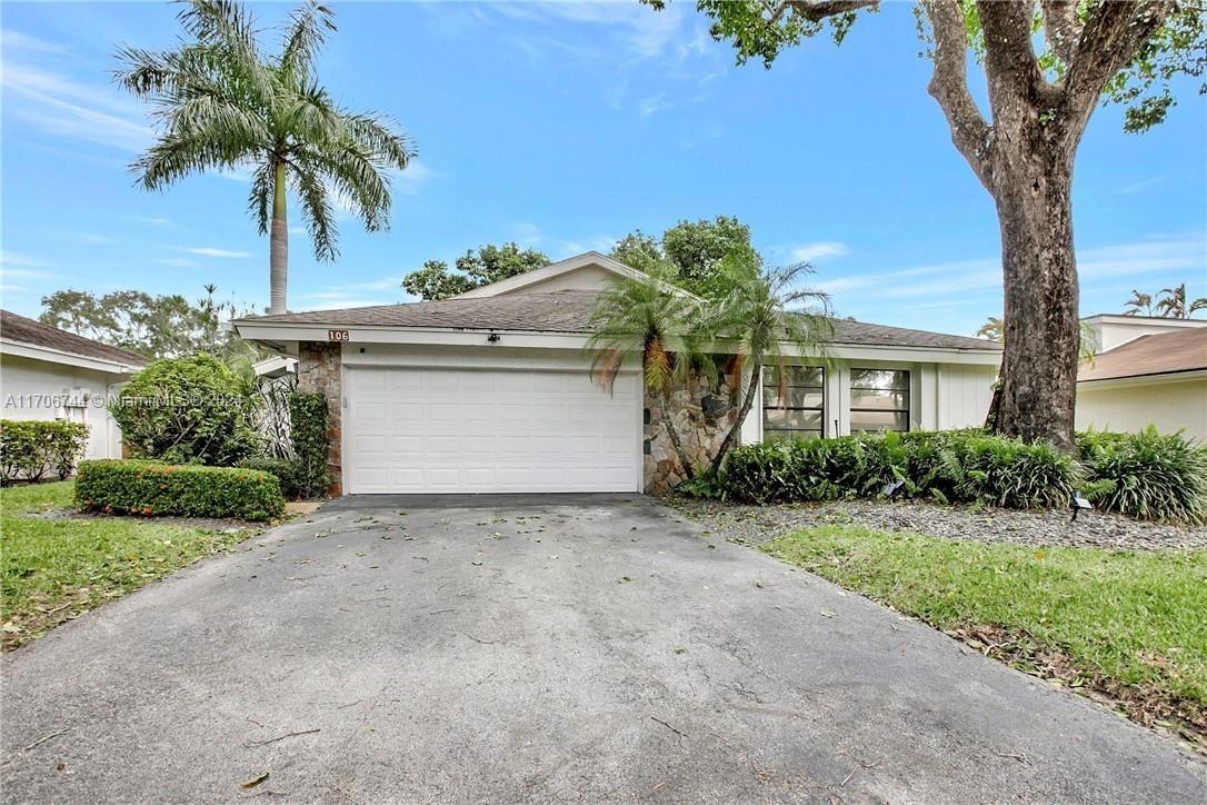 106 Kensington Rd, Hollywood, Broward County, Florida - 3 Bedrooms  
2 Bathrooms - 