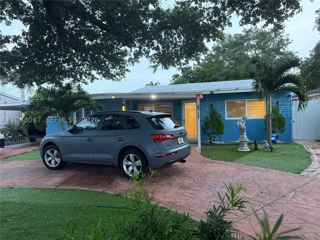 Photo of 6717 Simms St, Hollywood, FL 33024 (MLS # A12043067)