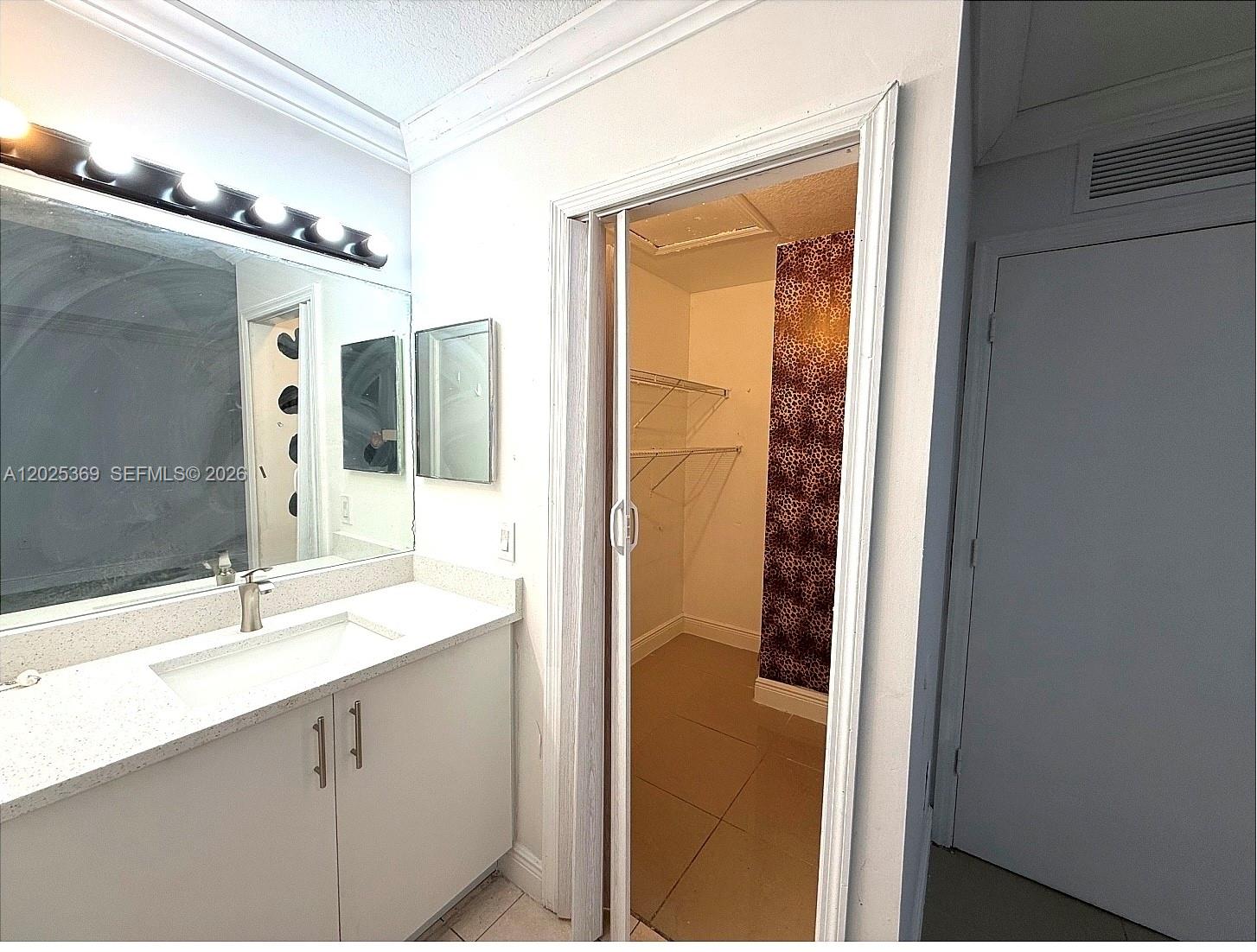 VENETIA GROVE - Residential