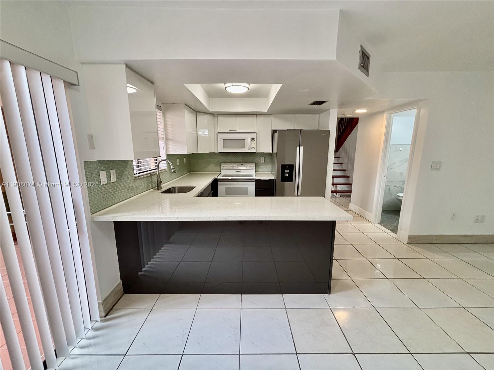 KENDALL FORESTS CONDO #2 - Residential Lease