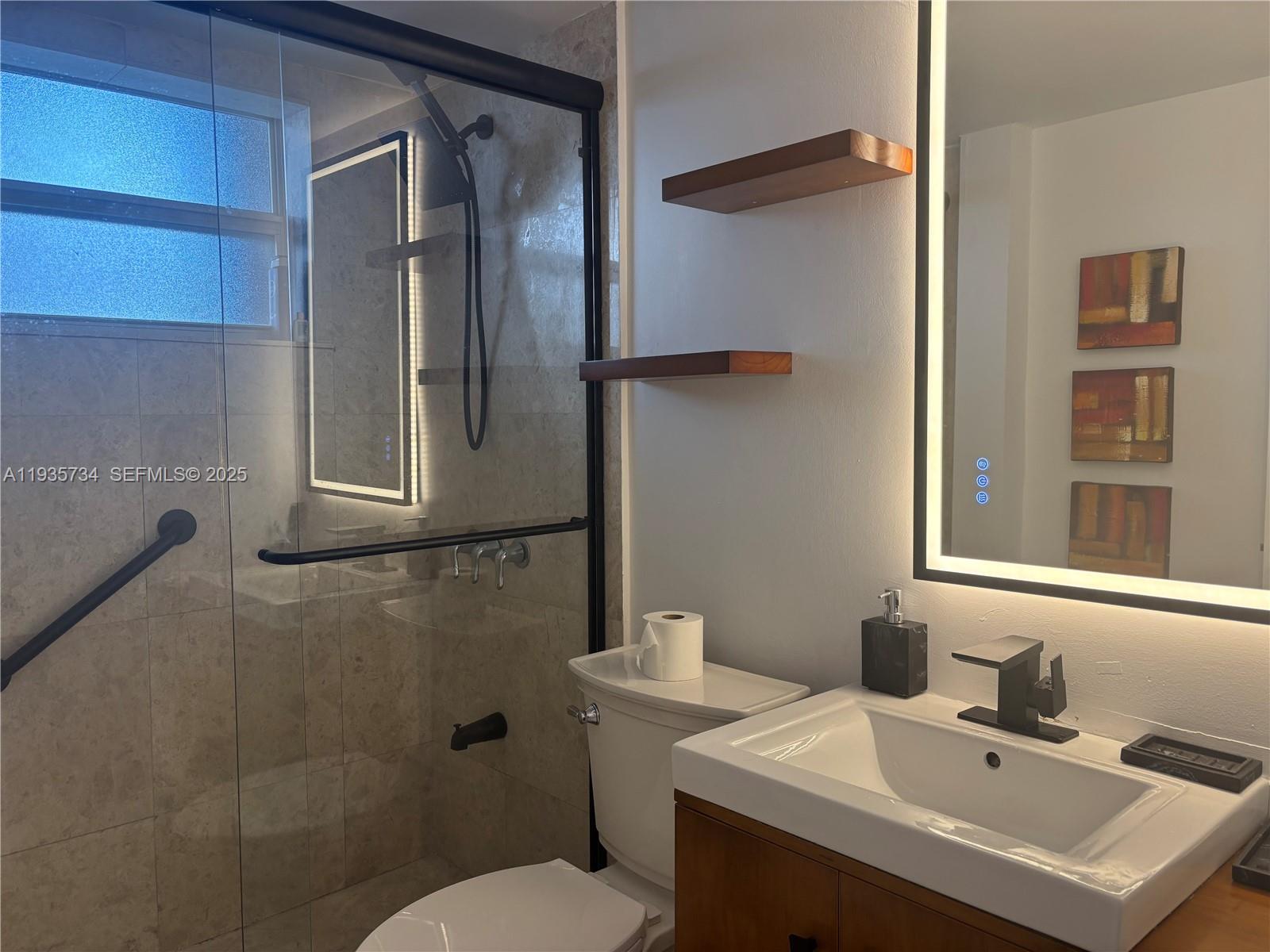 LINCOLN TOWERS CONDO - Residential