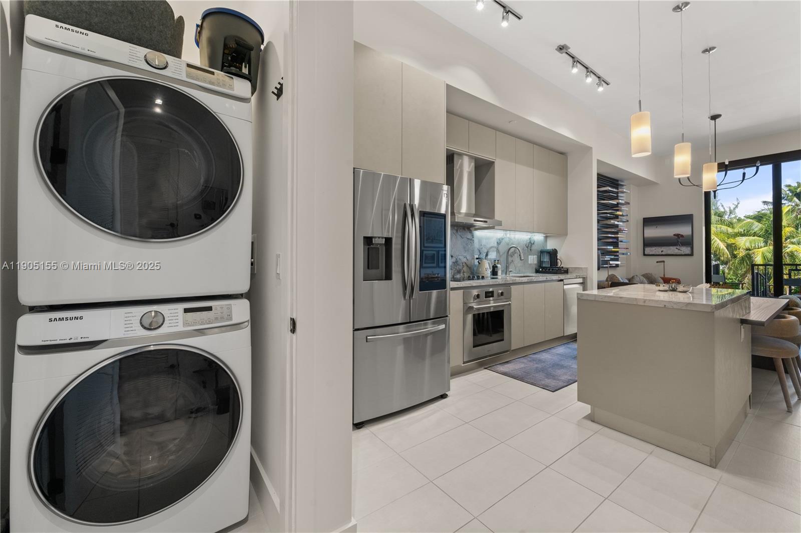 LINCOLN SUB - Residential Lease