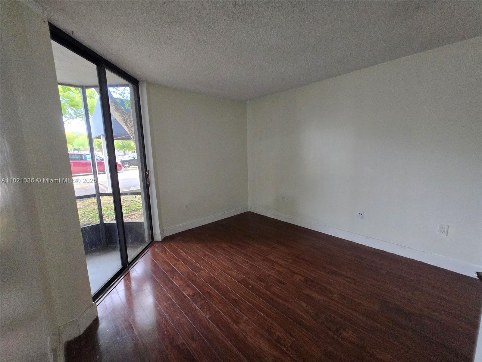 8365 sw 152 av C 101