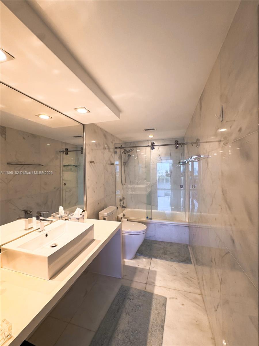 KING COLE CONDO - Residential Lease
