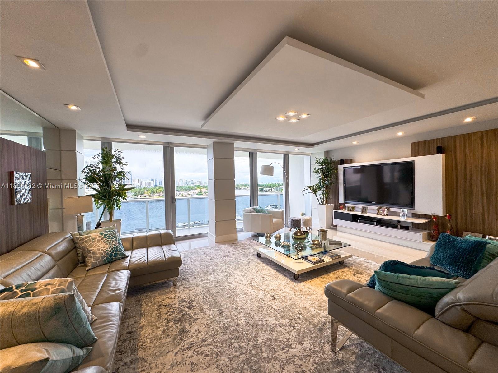 KING COLE CONDO - Residential Lease