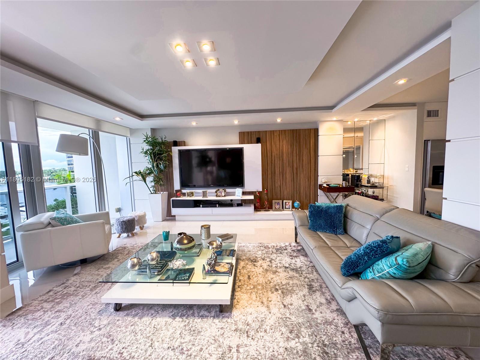 KING COLE CONDO - Residential Lease