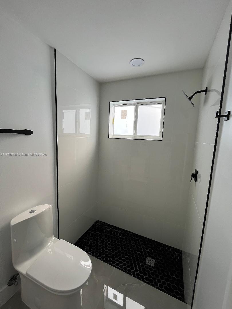 WESTWOOD LAKE 4TH ADDN - Residential