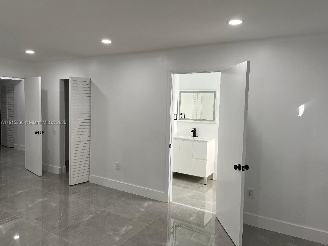 WESTWOOD LAKE 4TH ADDN - Residential
