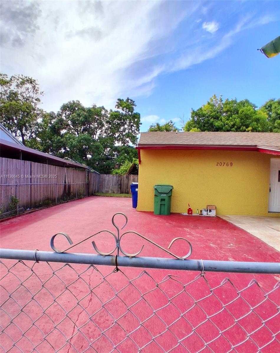 20769 NW 41st Ave Rd