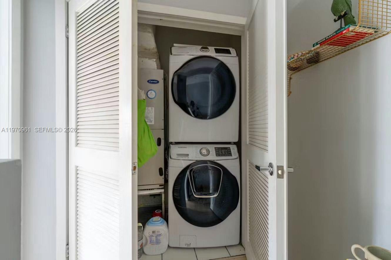 CASA 40 CONDO - Residential