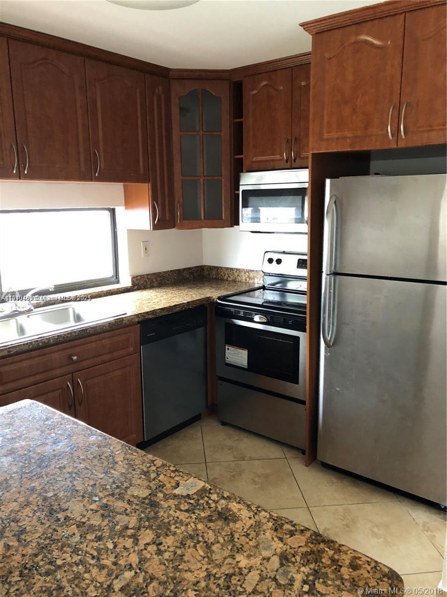 PLAZA OF AMERICAS CONDO P - Residential Lease