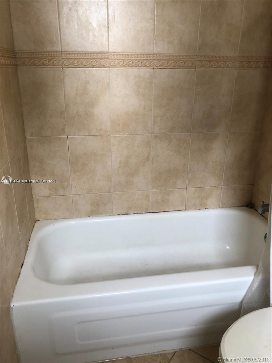 PLAZA OF AMERICAS CONDO P - Residential Lease