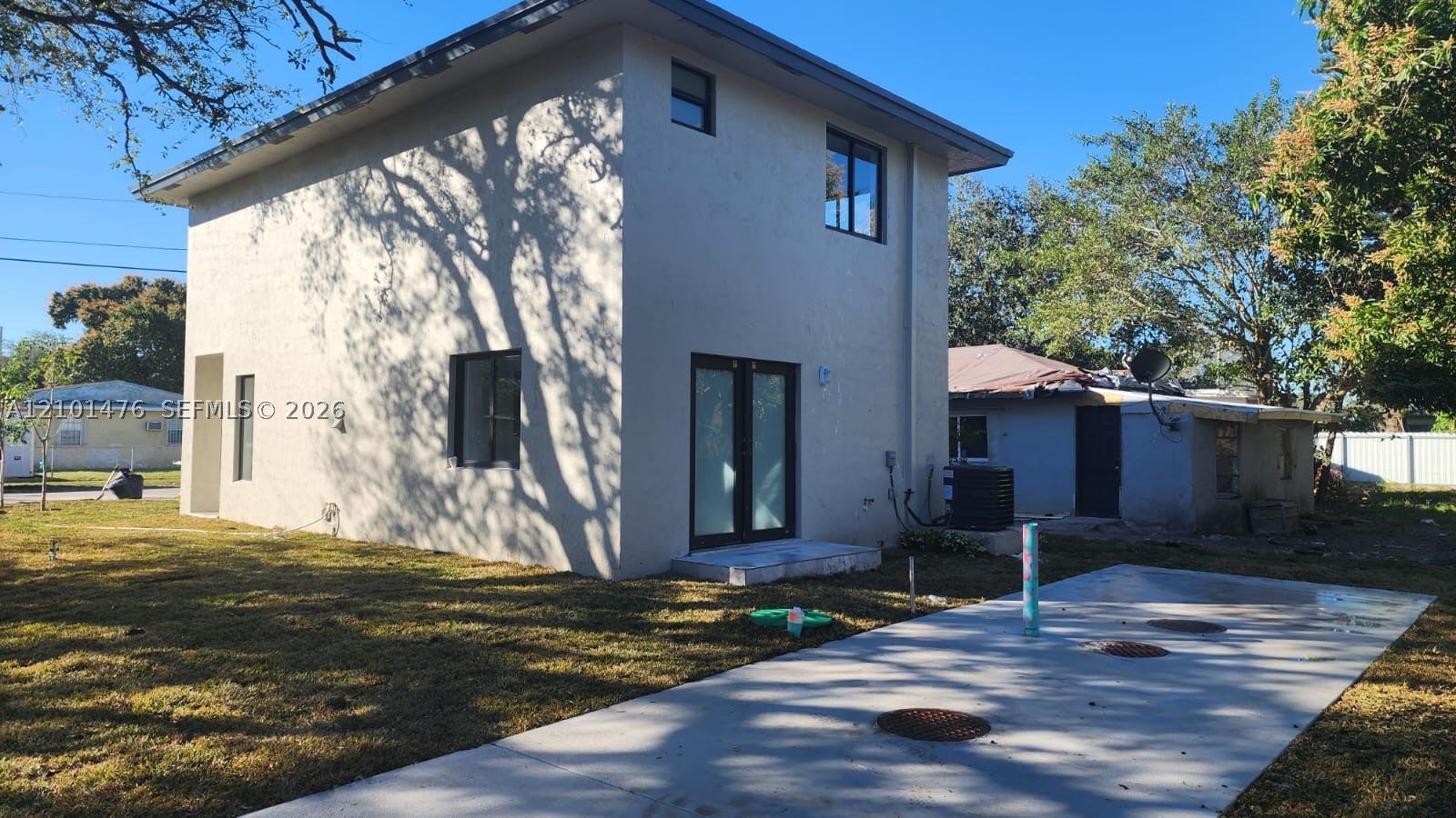 2934 NW 44th St