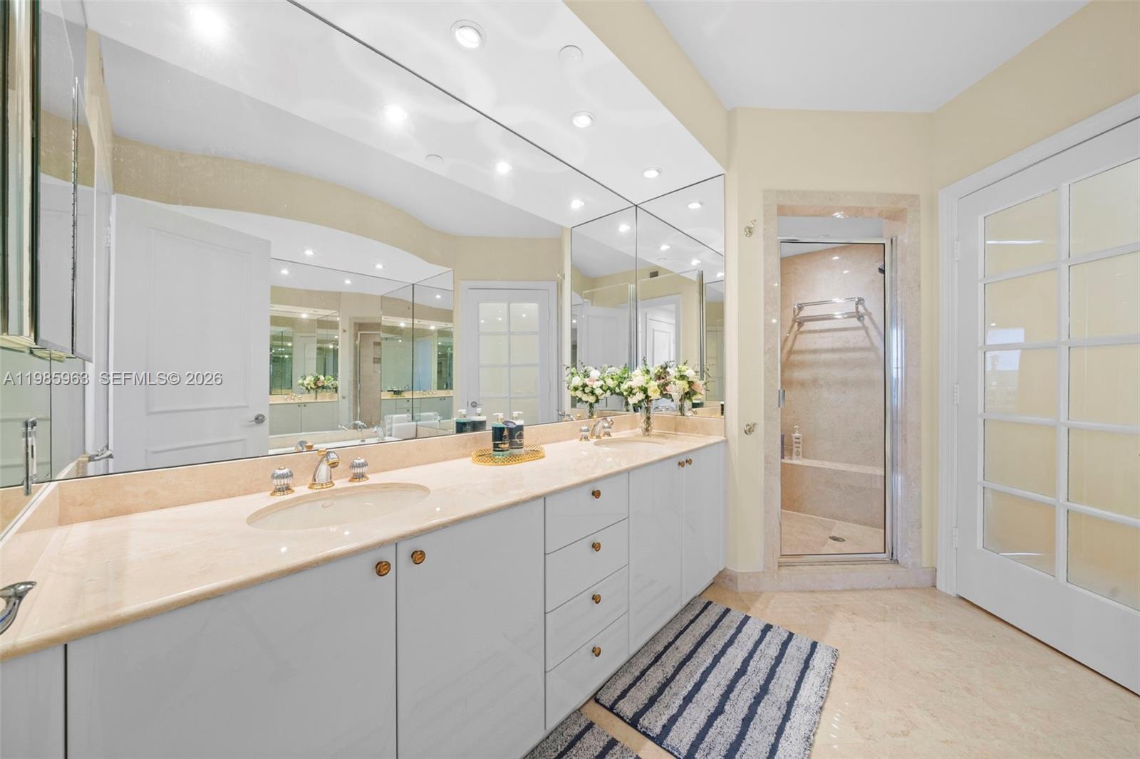 CLUB TOWER THREE CONDO - Residential Lease