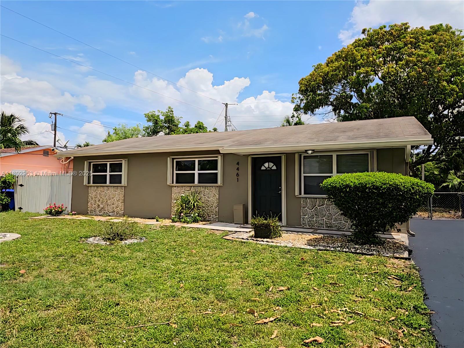 4461 Nw 61st St, North Lauderdale, Miami-Dade County, Florida - 3 Bedrooms  
1 Bathrooms - 