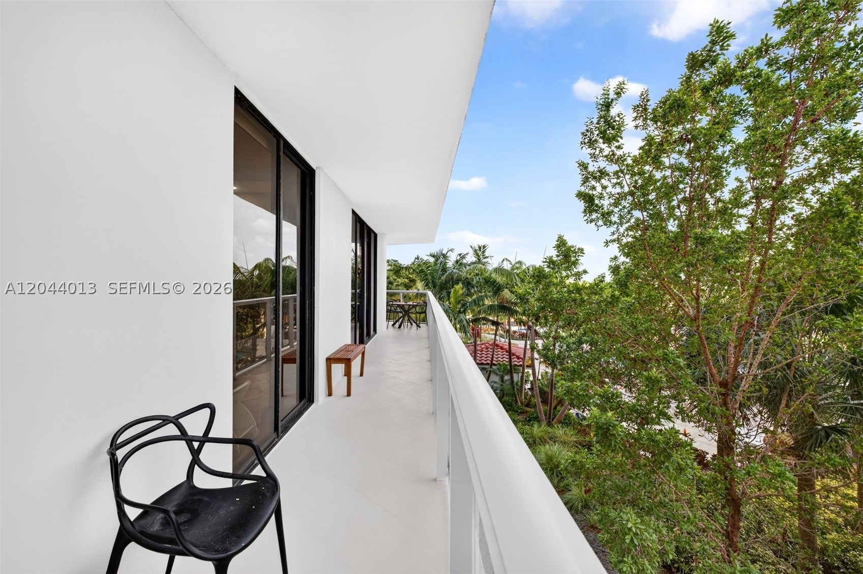20281 E Country Club Dr 407