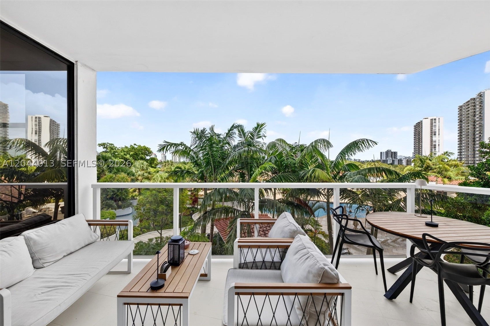 20281 E Country Club Dr 407
