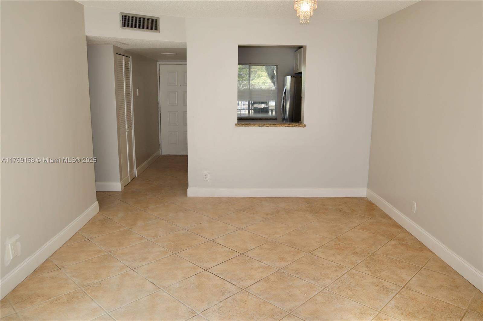 LAKESHORE AT UNIVERSITY P - Residential