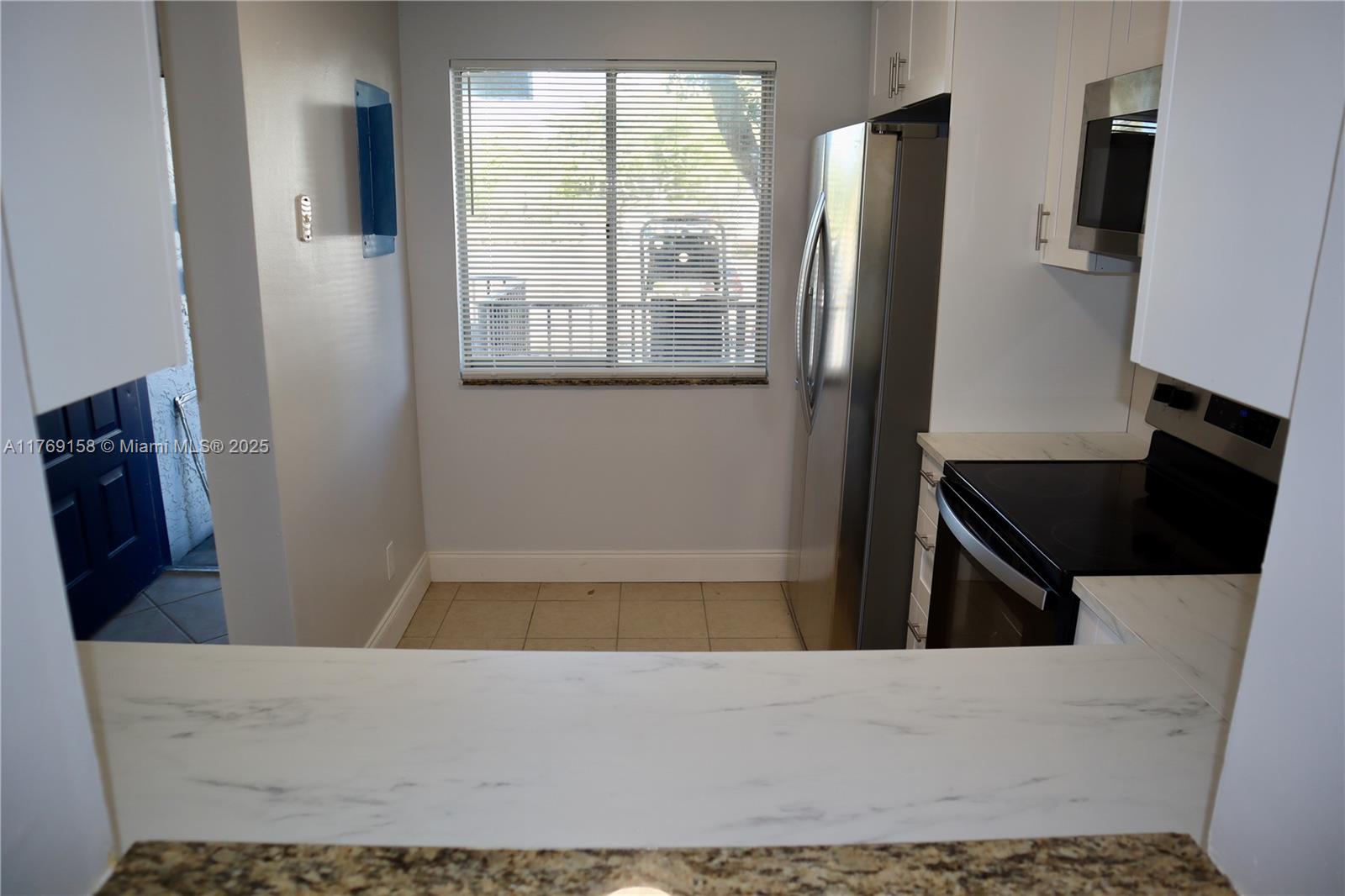 LAKESHORE AT UNIVERSITY P - Residential