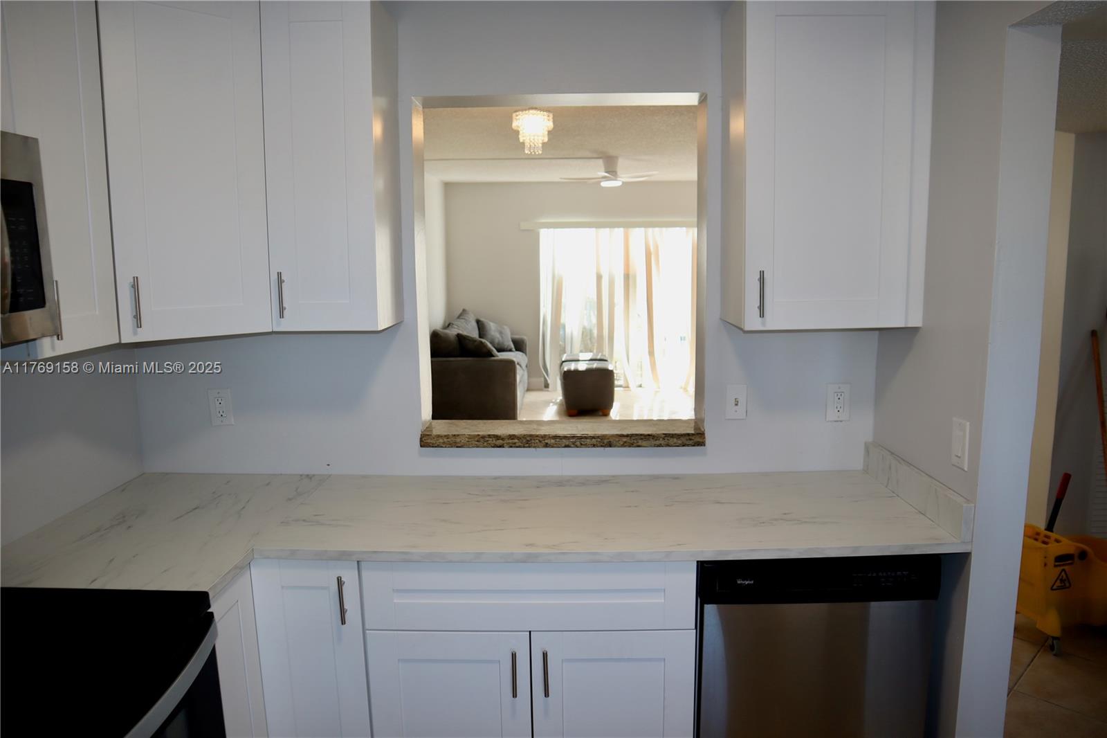 LAKESHORE AT UNIVERSITY P - Residential