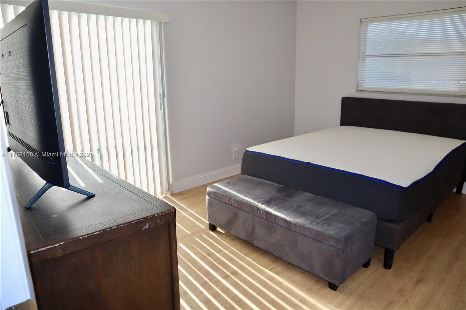 LAKESHORE AT UNIVERSITY P - Residential