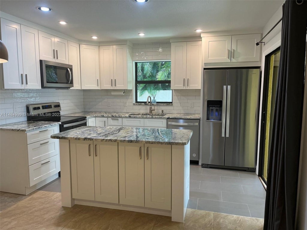 Photo of 110 N Delaware Blvd #16A, Jupiter, FL 33458 (MLS # A11484999)
