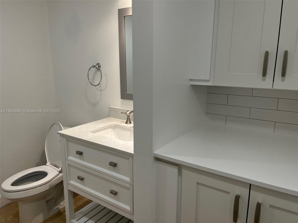 Photo of 110 N Delaware Blvd #16A, Jupiter, FL 33458 (MLS # A11484999)