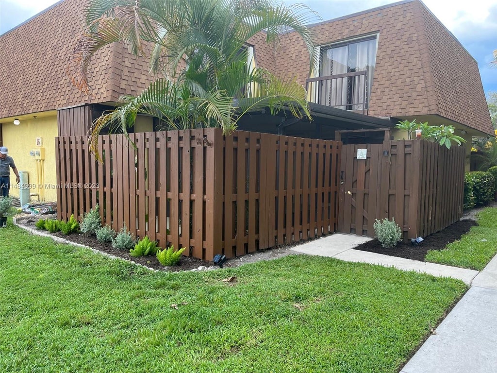 Photo of 110 N Delaware Blvd #16A, Jupiter, FL 33458 (MLS # A11484999)