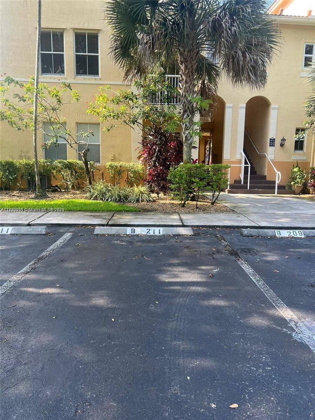 Photo of 110 Jacaranda Country Club Dr #211, Plantation, FL 33324 (MLS # A11779951)