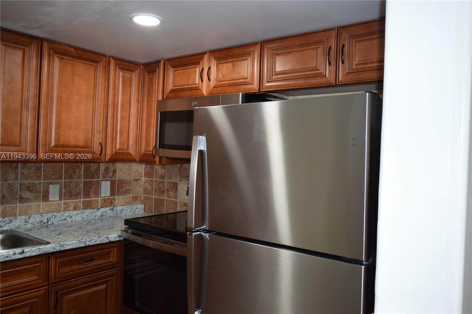 LAUDERDALE OAKS CONDO I - Residential