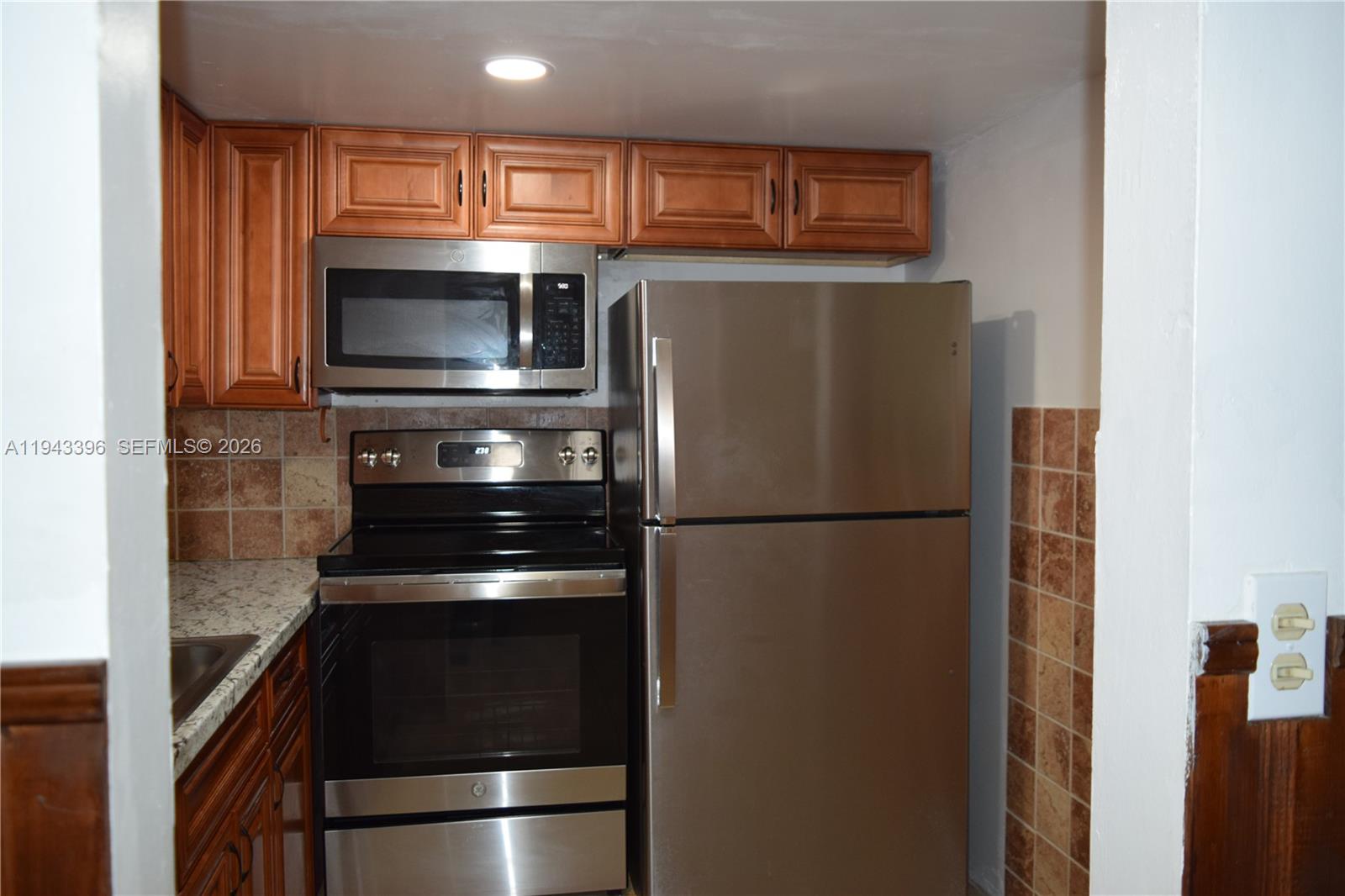 LAUDERDALE OAKS CONDO I - Residential