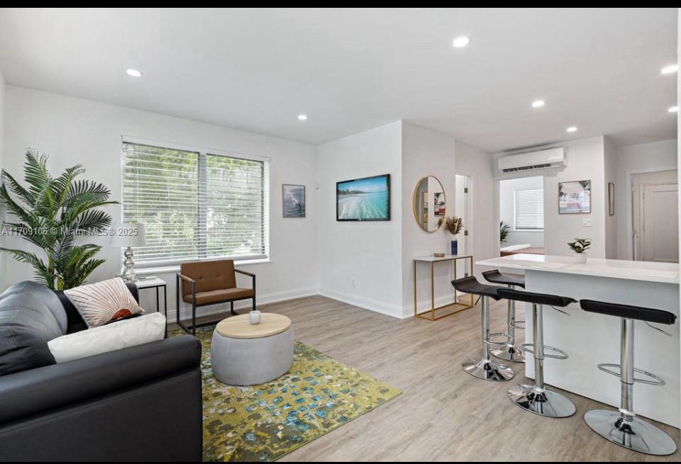 830 9th St 25, Miami Beach, Miami-Dade County, Florida - 2 Bedrooms  
1 Bathrooms - 