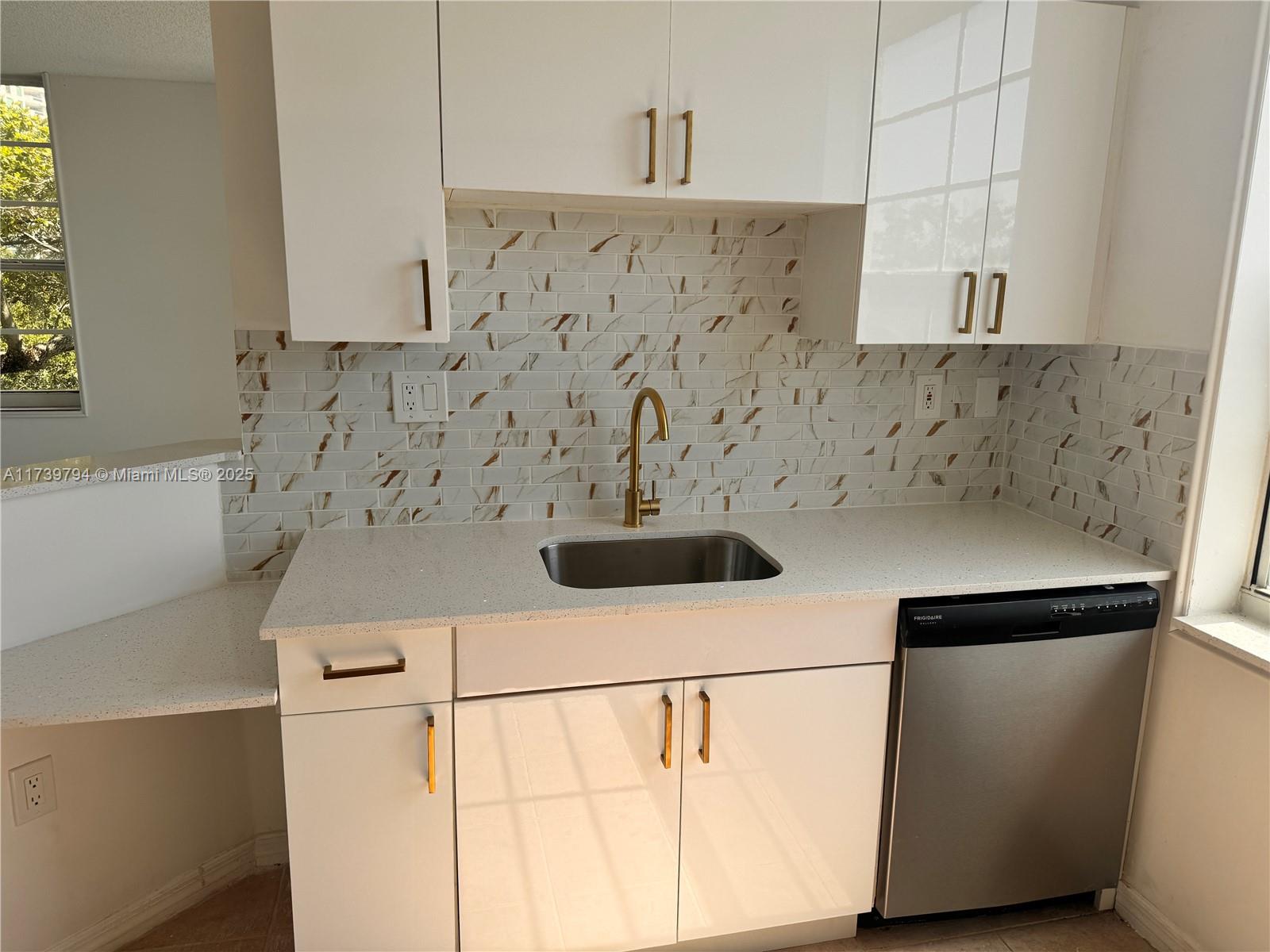 520 SE 5th Ave 2210