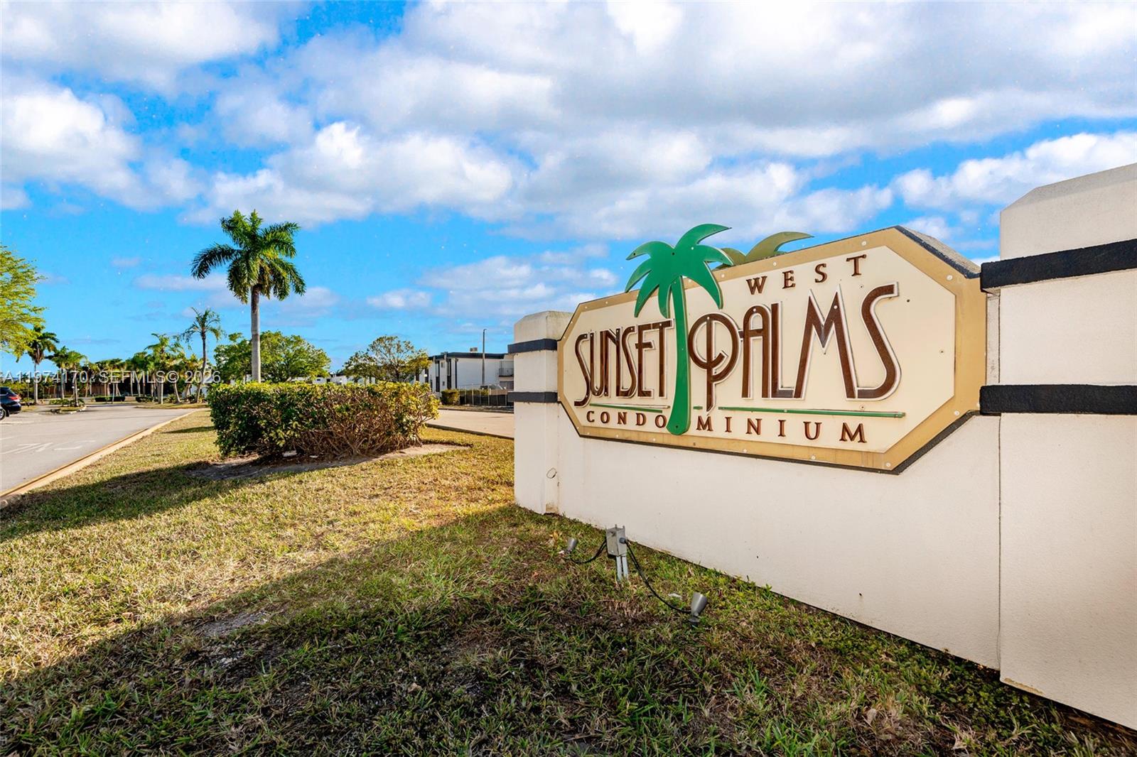 SUNSET PALMS WEST CONDO - Residential