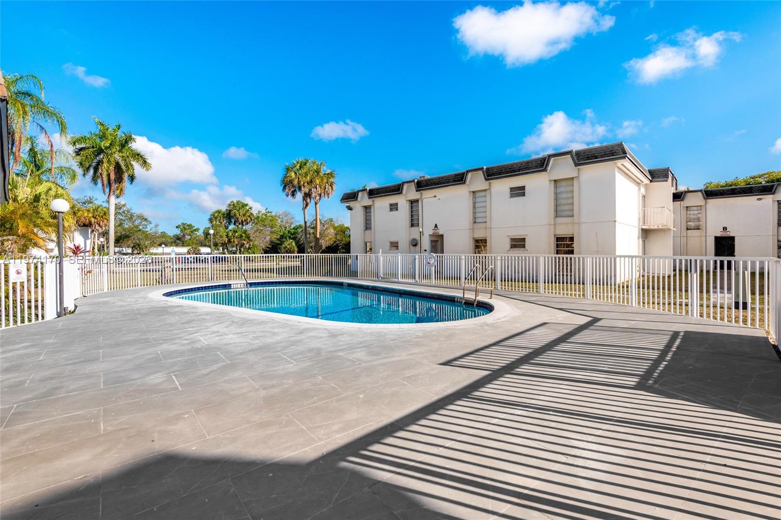 SUNSET PALMS WEST CONDO - Residential