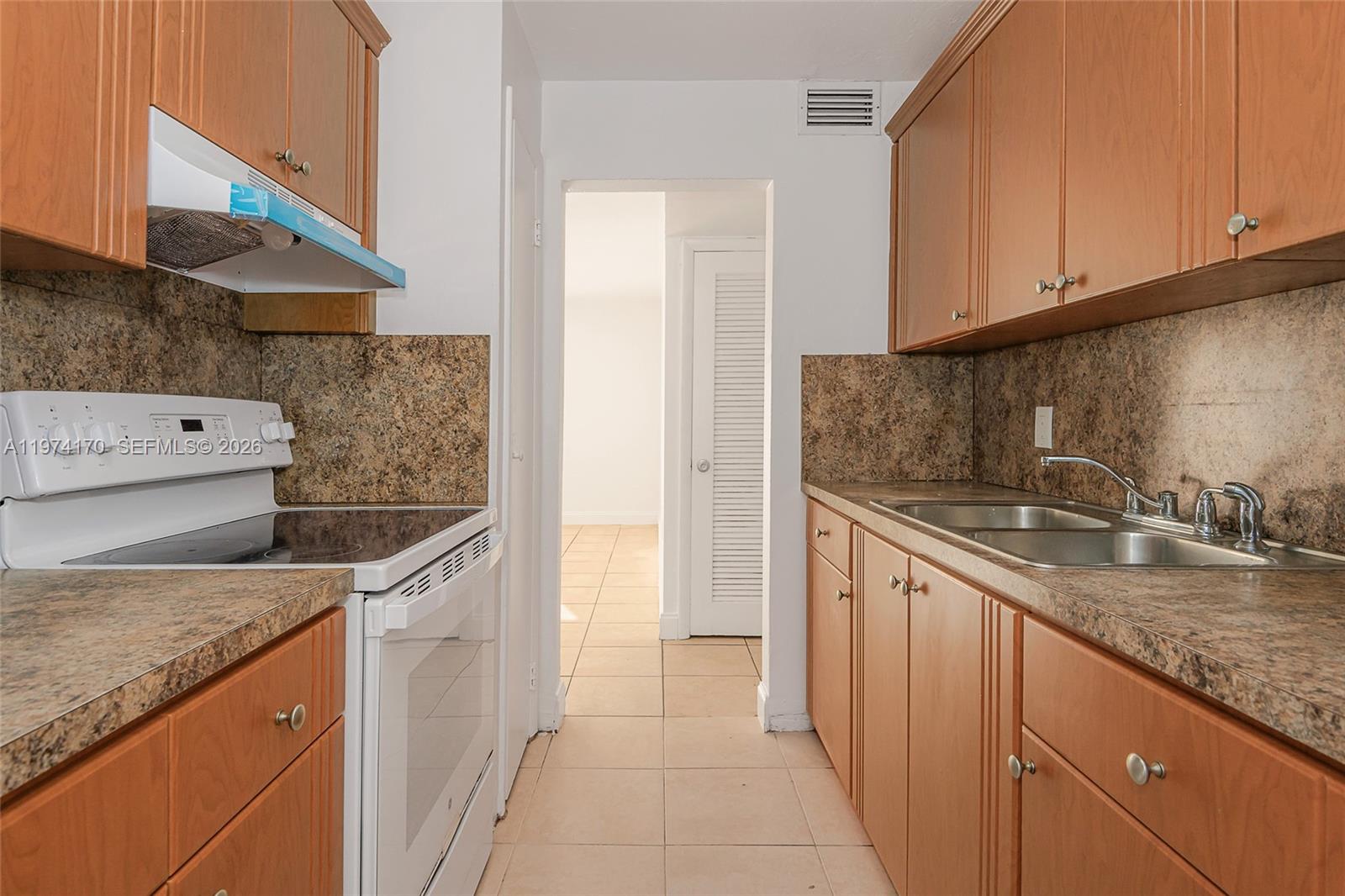 SUNSET PALMS WEST CONDO - Residential