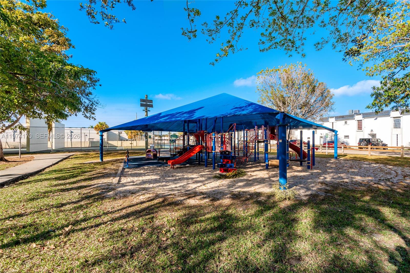 SUNSET PALMS WEST CONDO - Residential