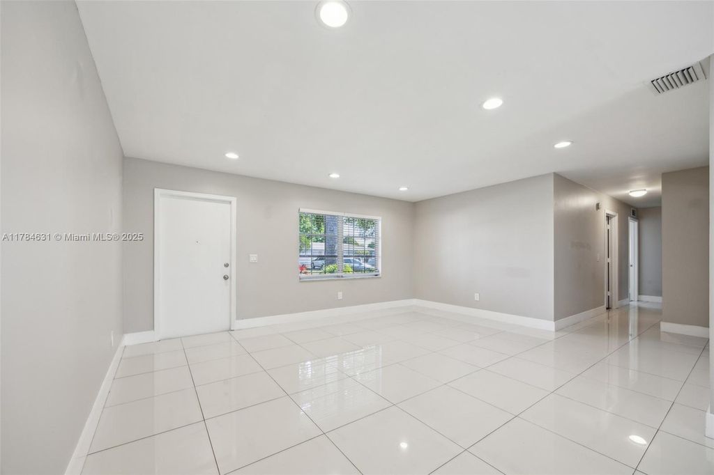 Photo of 10850 Eureka St, Boca Raton, FL 33428 (MLS # A11784631)