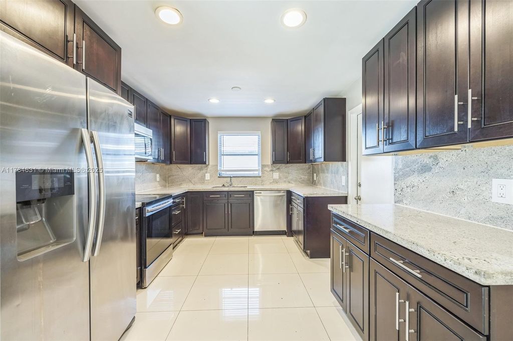 Photo of 10850 Eureka St, Boca Raton, FL 33428 (MLS # A11784631)