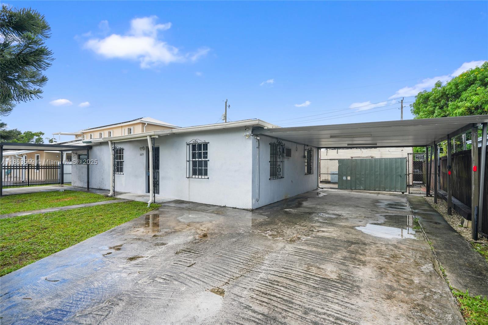 1025 Curtiss Dr