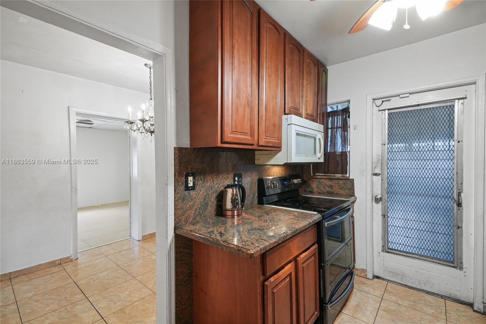 1025 Curtiss Dr