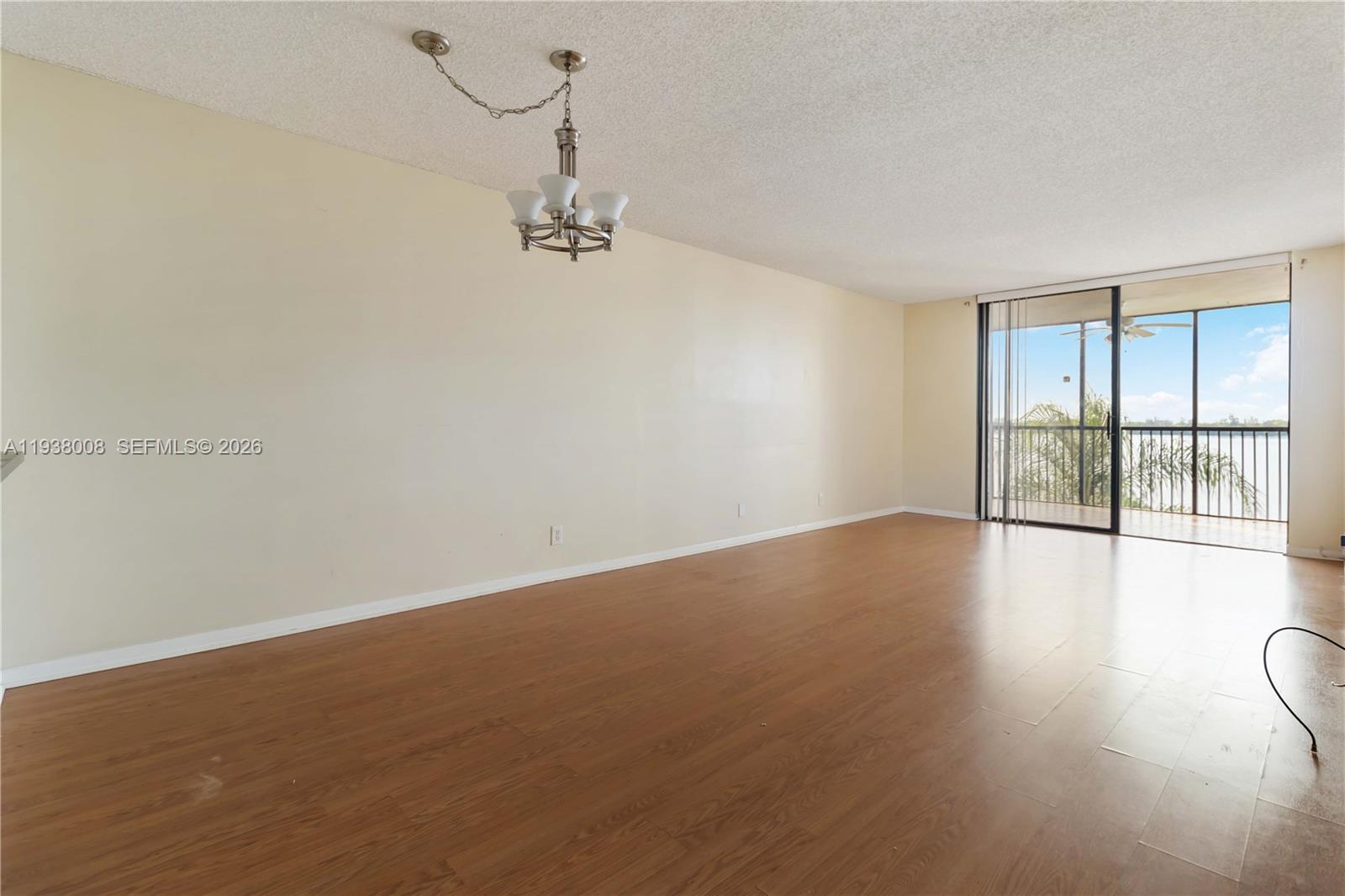 110 Lake Emerald Dr 404