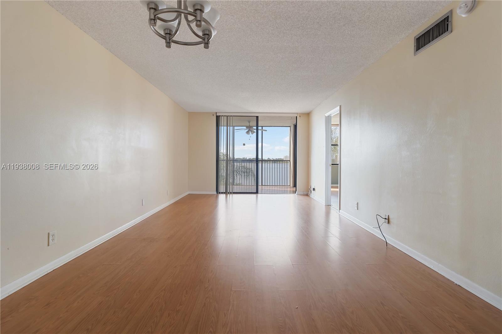 LAKE EMERALD CONDOMINIUM - Residential